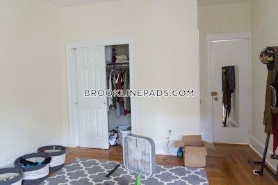 Brookline Apartment for rent 1 Bedroom 1 Bath  Washington Square - $2,660 No Fee